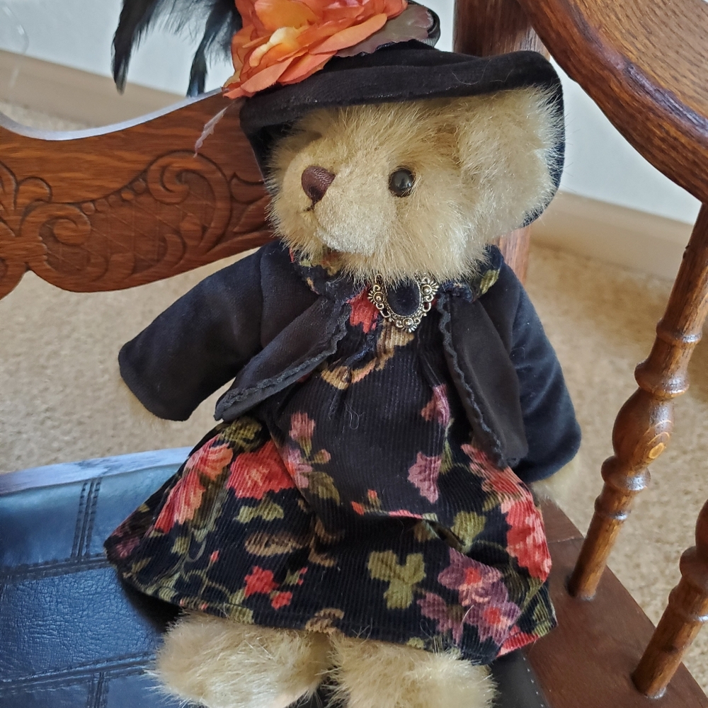 VINTAGE Bearington Bear